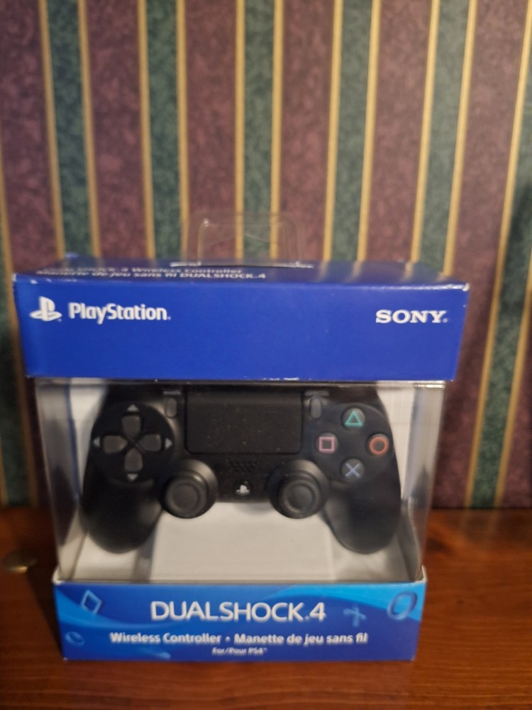 Sony Playstation 4 PS4 DualShock Wireless Controller  Black New