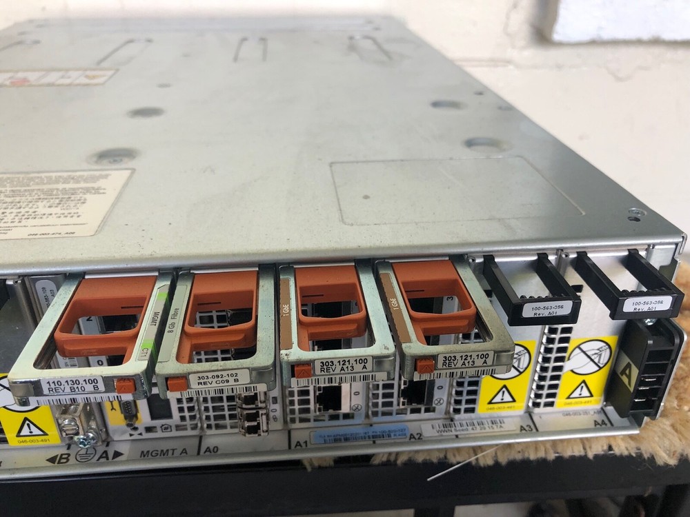 EMC TRPE Processor Chassis (046-003-474) w/ Modules & Power Supply