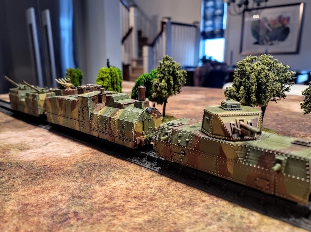 Soviet Armored Train w/tracks 20mm 1/72