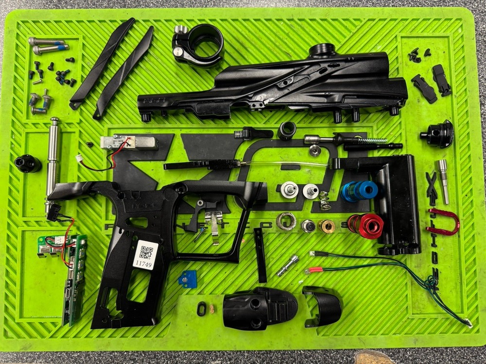 Planet Eclipse EGO LV2. Cleaned / rebuilt / tested. SO SMOOTHl OEM “Midnight”.