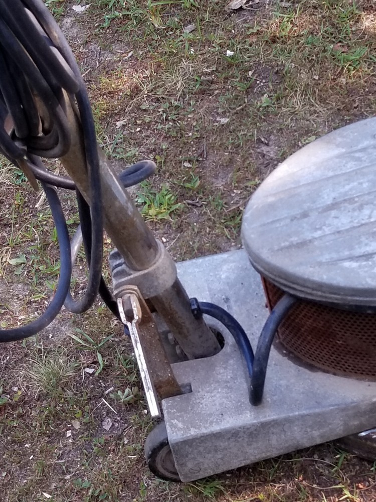 CLARKE ELECTRIC FLOOR BUFFER C-15