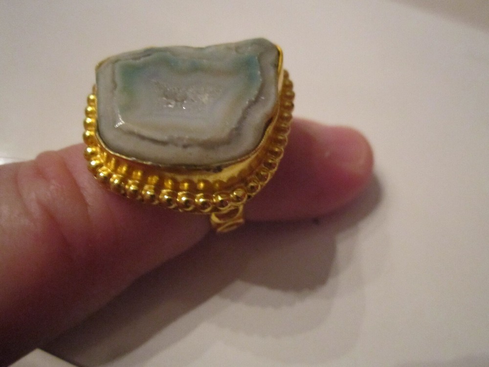 DRUZY STONE RING - GOLD PLATING - FITS UP TO SIZE 7 - BOX CC