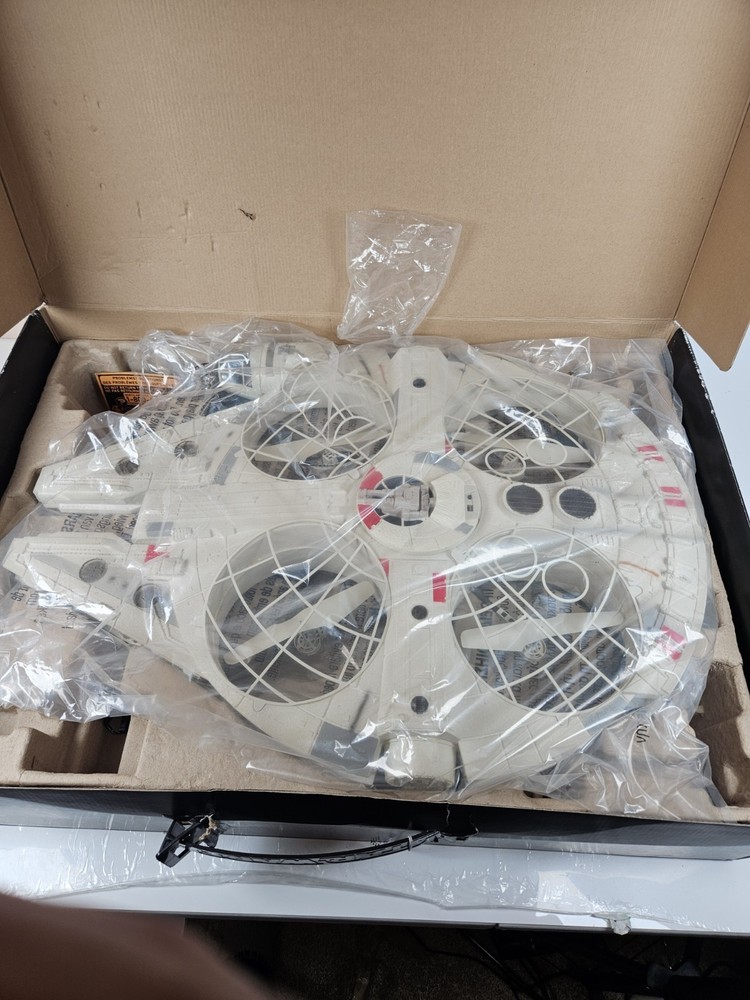 MILLENIUM FALCON Air Hogs Star Wars 27'' RC Flying Drone Spin Master