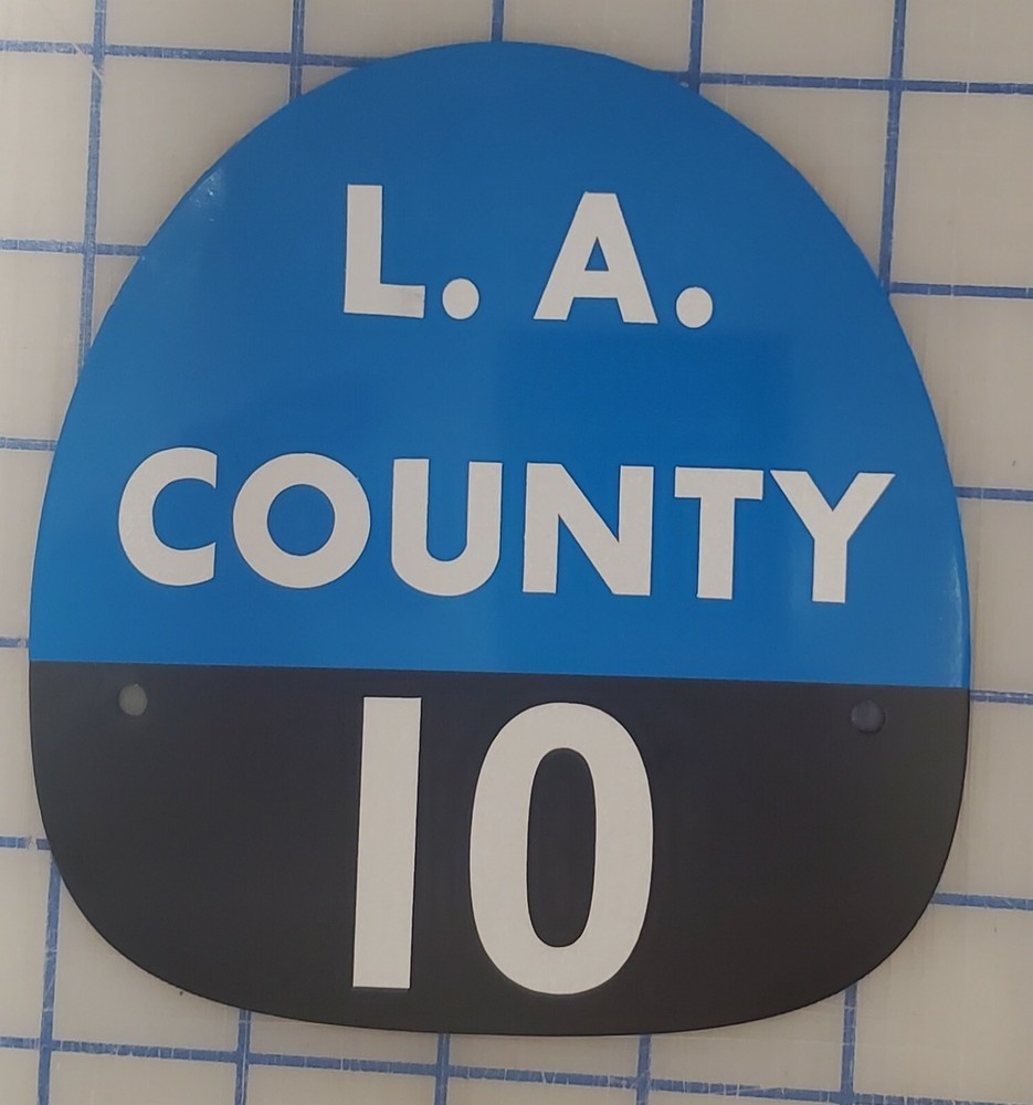 LA COUNTY 10 FIRE HELMET SHIELD