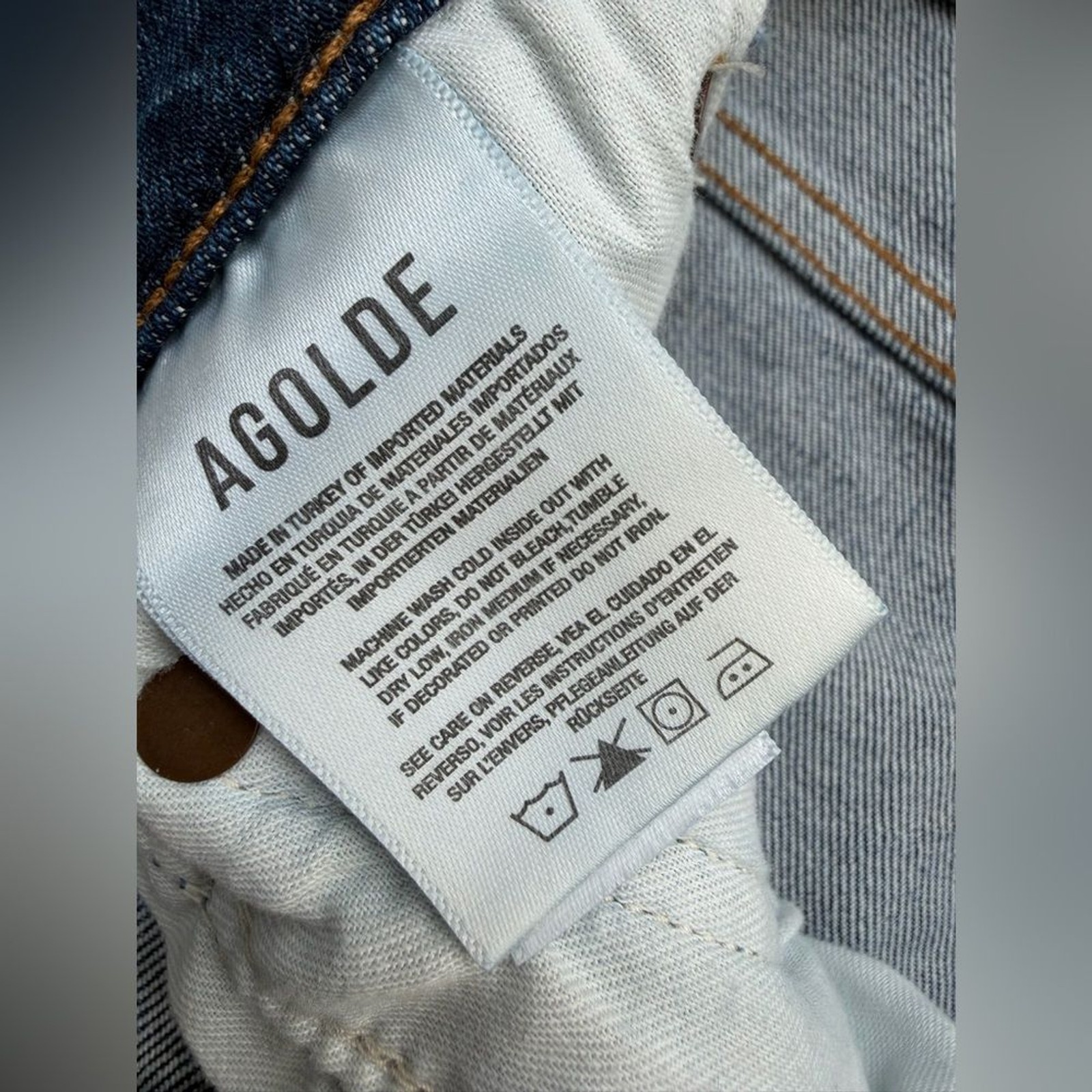 AGOLDE Riley High Rise Straight Crop Jeans in Transfer - Size 25