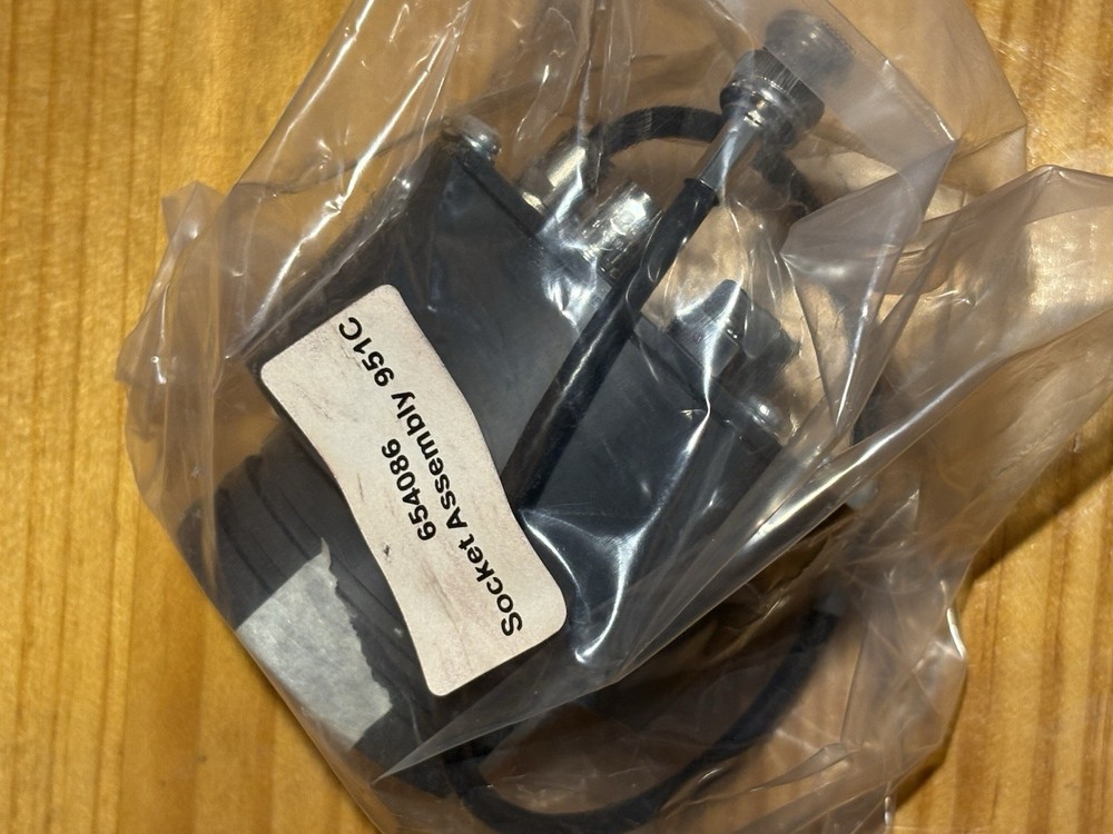 Socket Assembly PN 654086 Rosemount 951C NOx Analyzer