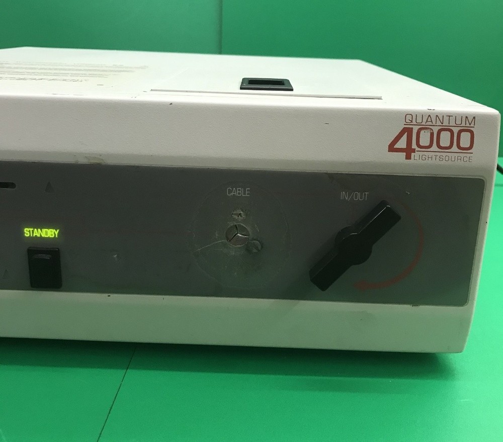 Stryker Endoscopy Quantum 4000 Light Source, Model 220-170-000