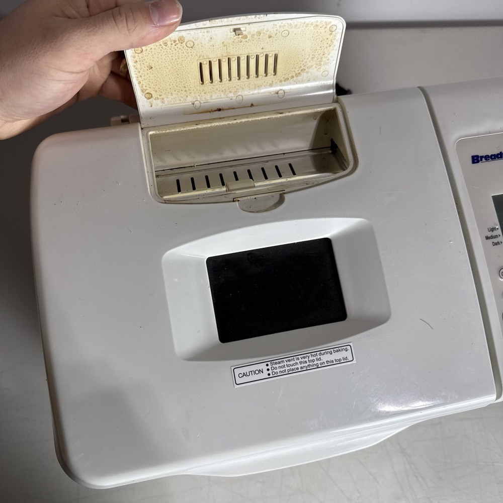 Breadman Ultimate TR2200C Automatic Programmable Bread Machine 2lb Loaf - Works