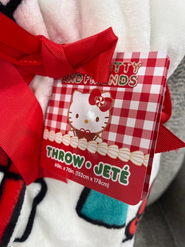 brand new hello kitty christmas blanket /;
