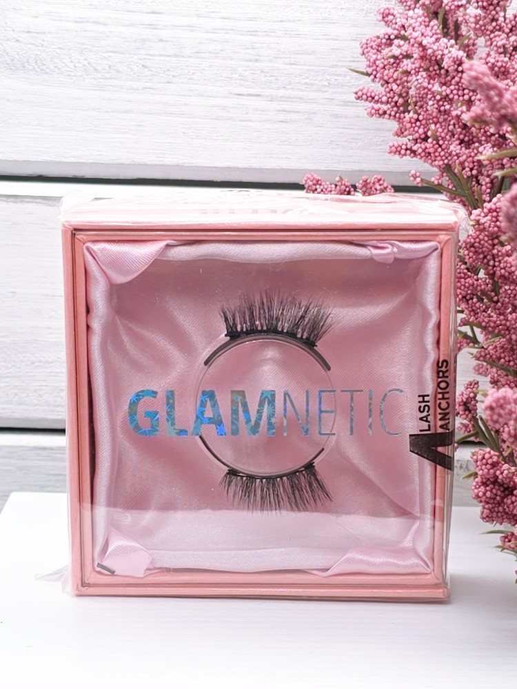 Glamnetic Eyelashes in Sweetie