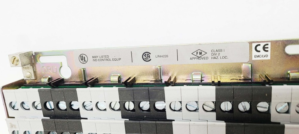 Siemens 500-5892 Base Module Rack 8 Slot
