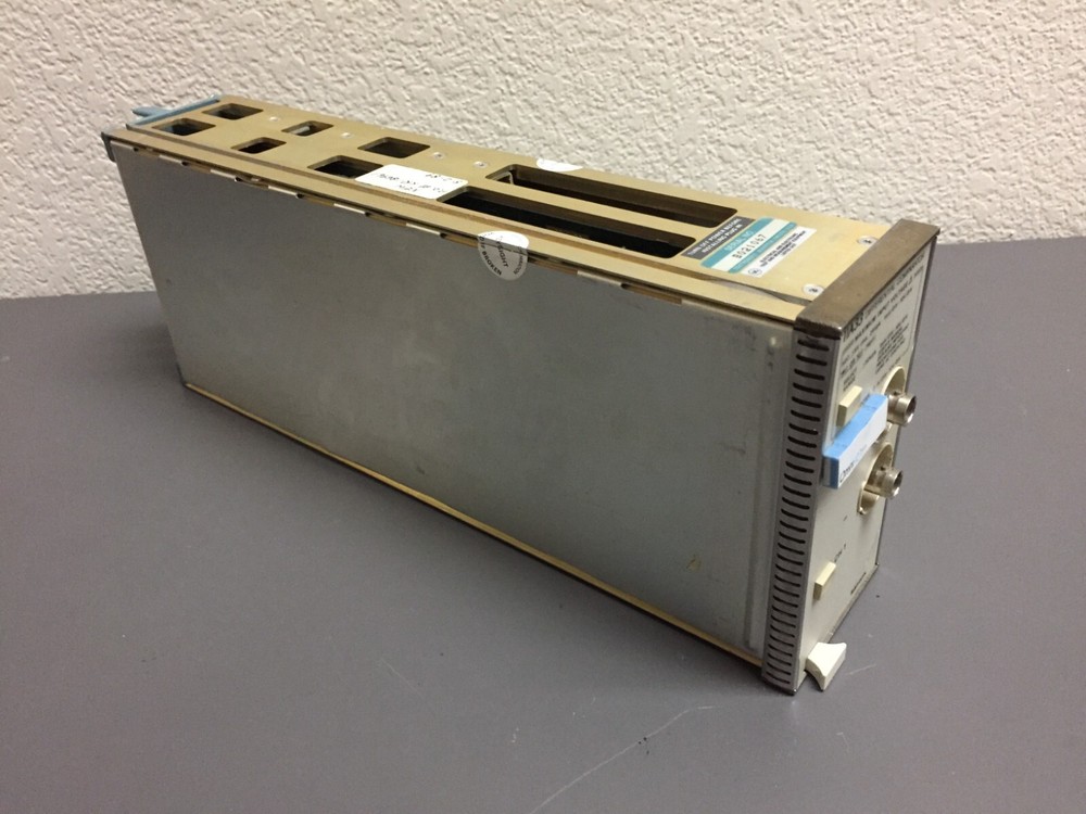 Tektronix 11A33 Differential Comparator, DC to 150 MHz Bandwidth Plug-In Module