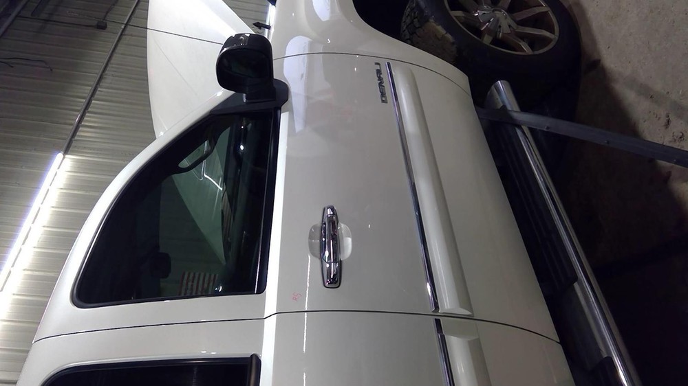 Used Front Right Door Assembly Front fits: 2011 Gmc Sierra denali 1500 Front Rig