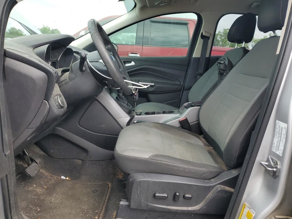 ESCAPE 2016 Glove Box 4708816