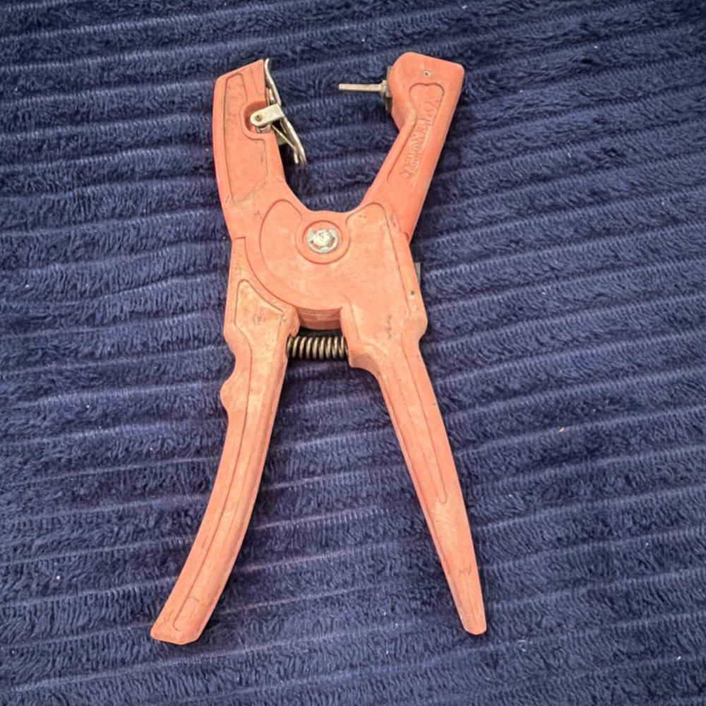 Y-TEX Ear Tagger Applicator Tool for Livestock