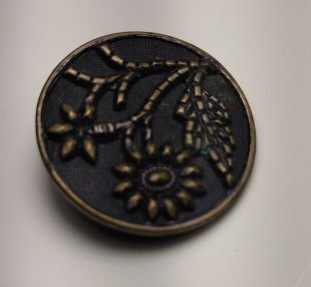 Vintage Brass Button Daisy Flower 1 1/8"