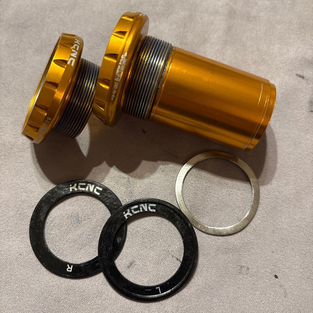 KCNC BB386/BSA bottom bracket gold