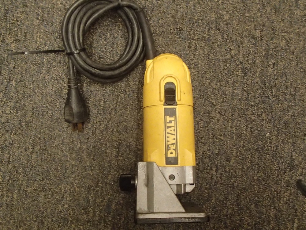 DEWALT D26670 Corded Compact Router