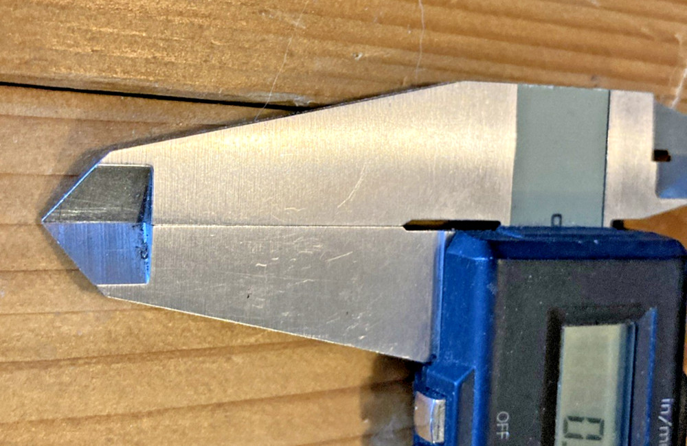 Mitutoyo Absolute Digimatic Caliper CD-8” code no.500-322 Japan sr-44 battery