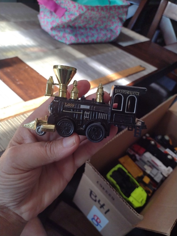Diecast Model Railroad LocomotivebTrain Steam Engine Pullback B41