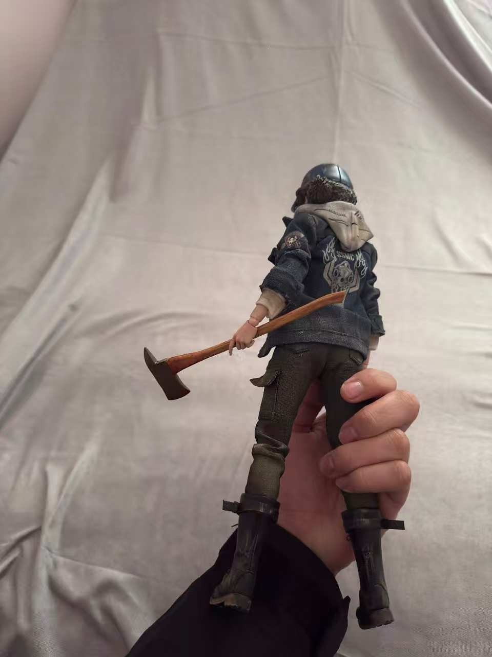 1/6 walking dead The Walking Dead Clementine 12 inch figure need about 60days