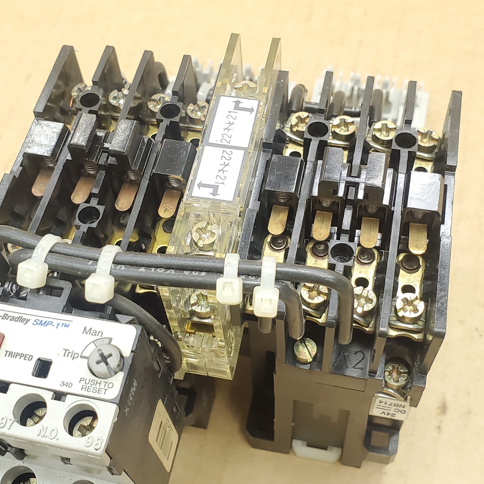 Allen Bradley Reversing Contactor 100-A09NZ3 24VDC Coil 193-A1E1 Overload NICE