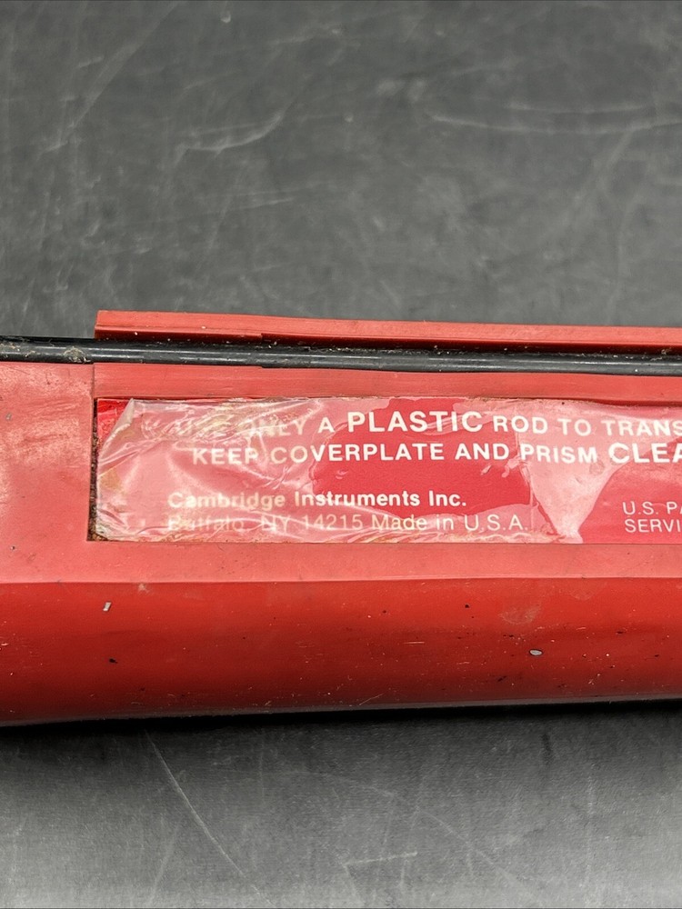 LEICA TEMPERATURE COMPENSATED HAND-HELD REFRACTOMETER See Pics