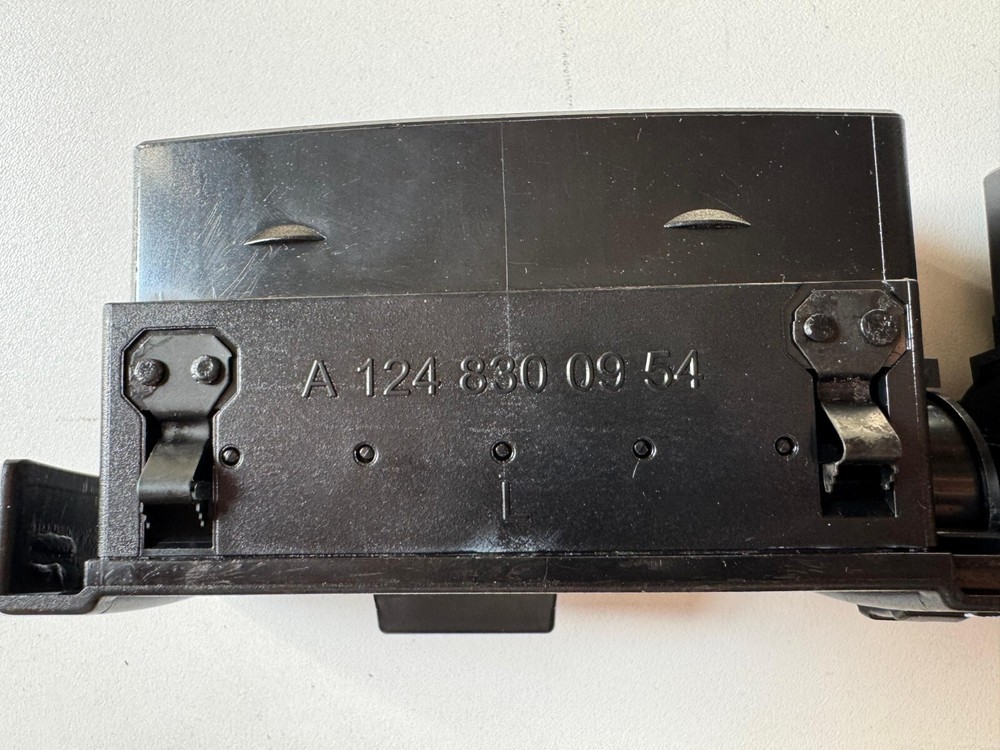 Front Interior Console Vent Grill Trims for Mercedes W124 Left and Right