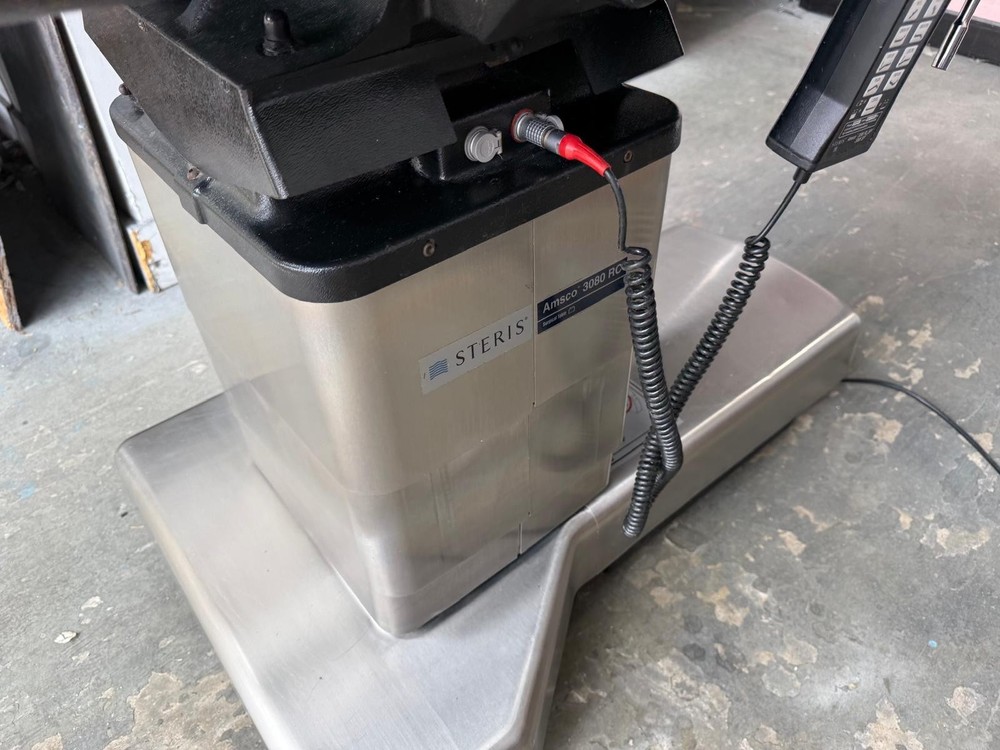 Amsco 3080RC Operating Table