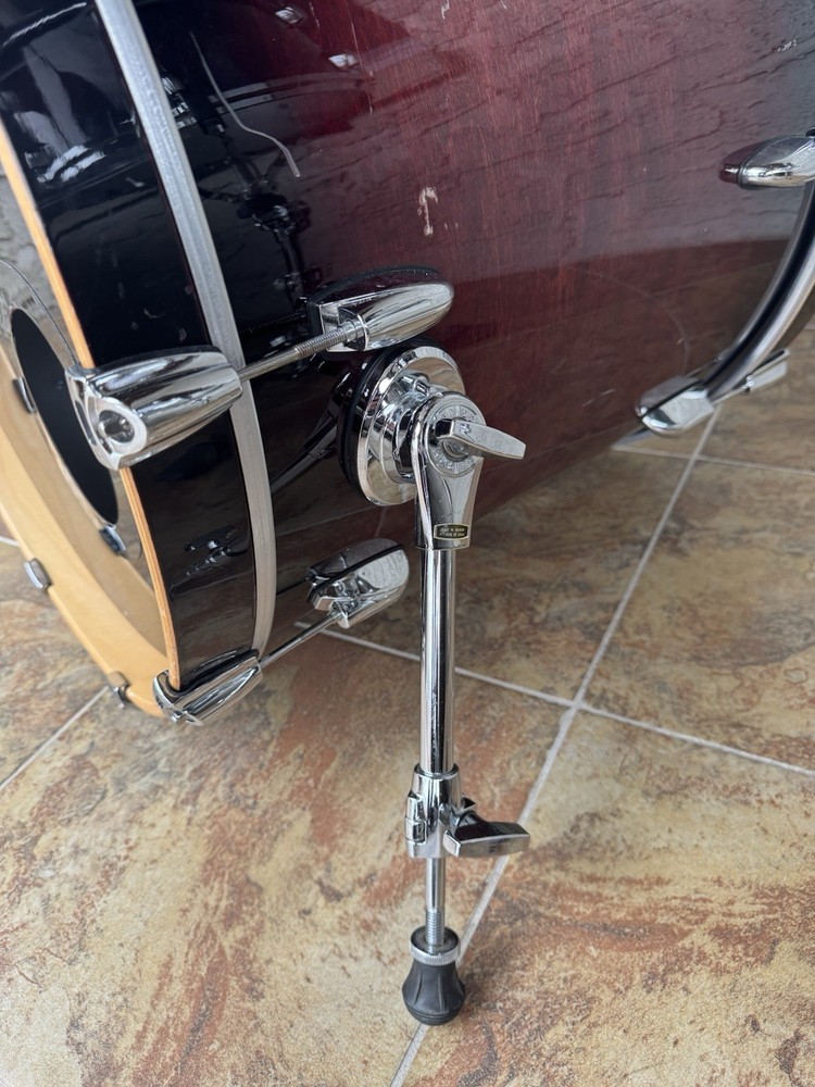 Gretsch Renown Maple Cherry Burst Drum Set