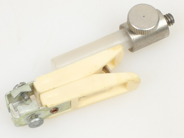 LIGHT STAND CAMERA CLAMP