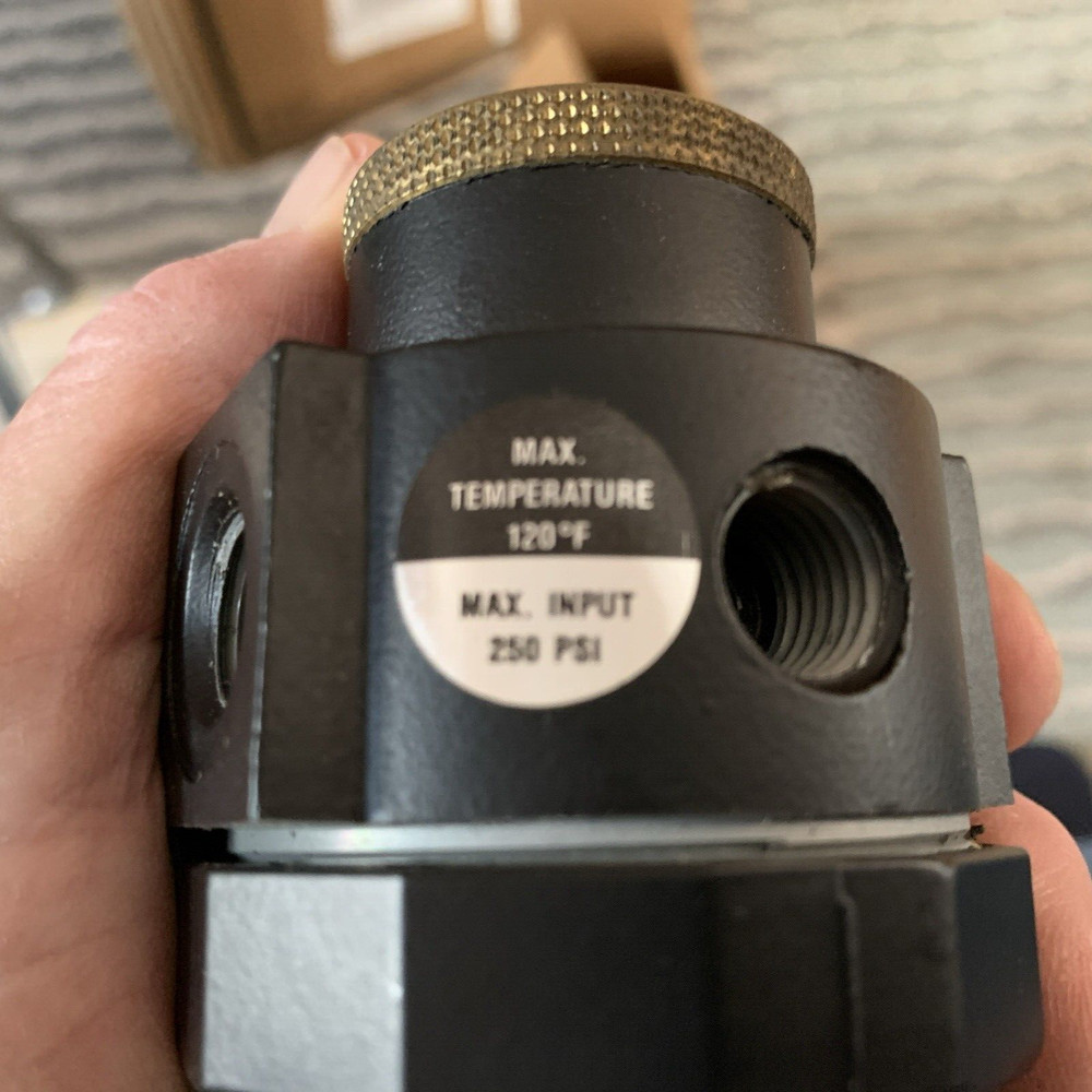 DeVilbiss HAR-502 Air Regulator (13-0052)
