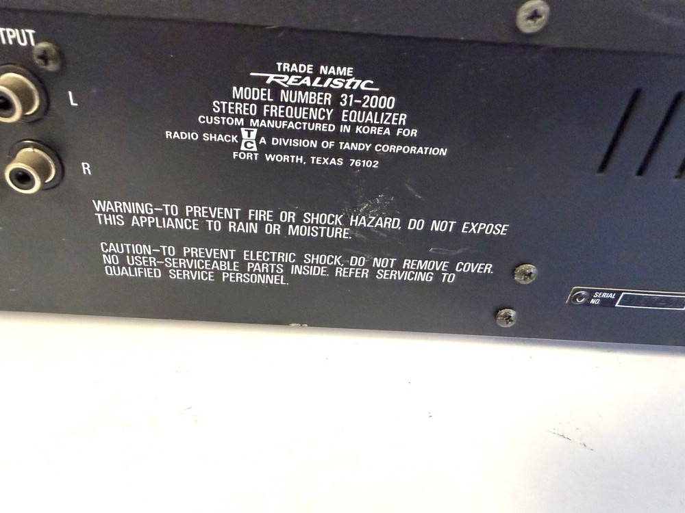 Realistc 31-2000 Wide Range Stereo Frequency Equalizer Silver Face