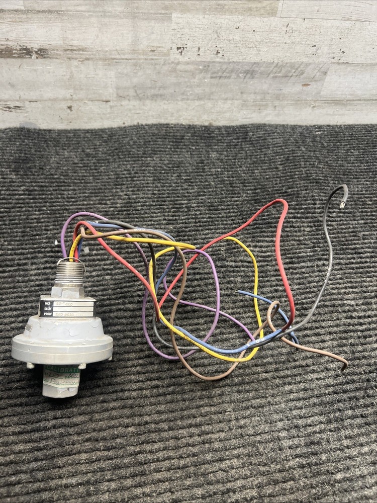 ITT Neo-dyn 164P1CC6A-40 Pressure Switch 150PSIG