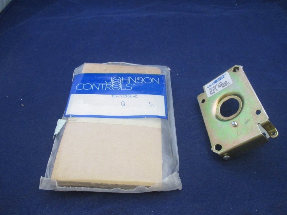 Johnson Controls TE-6001-4 Mounting Bracket  new