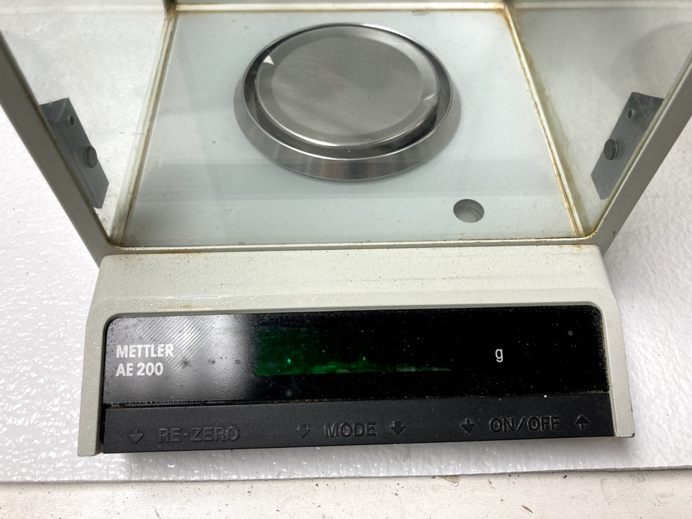 Mettler Toledo AE200 Analytical Balance