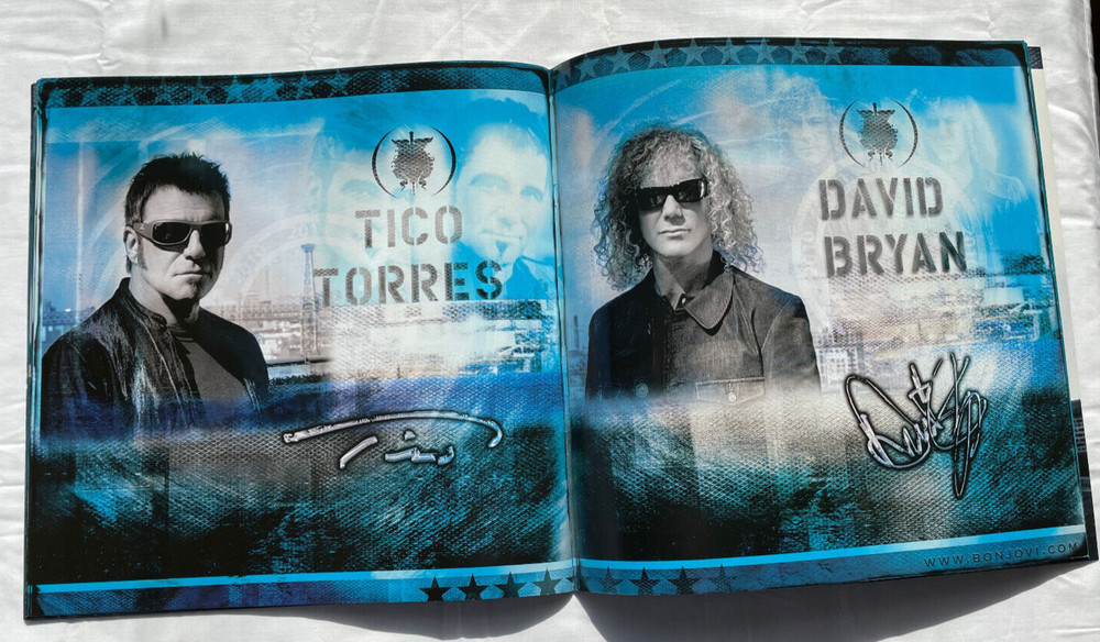 BON JOVI The Circle Tour Program Book 2010-2011