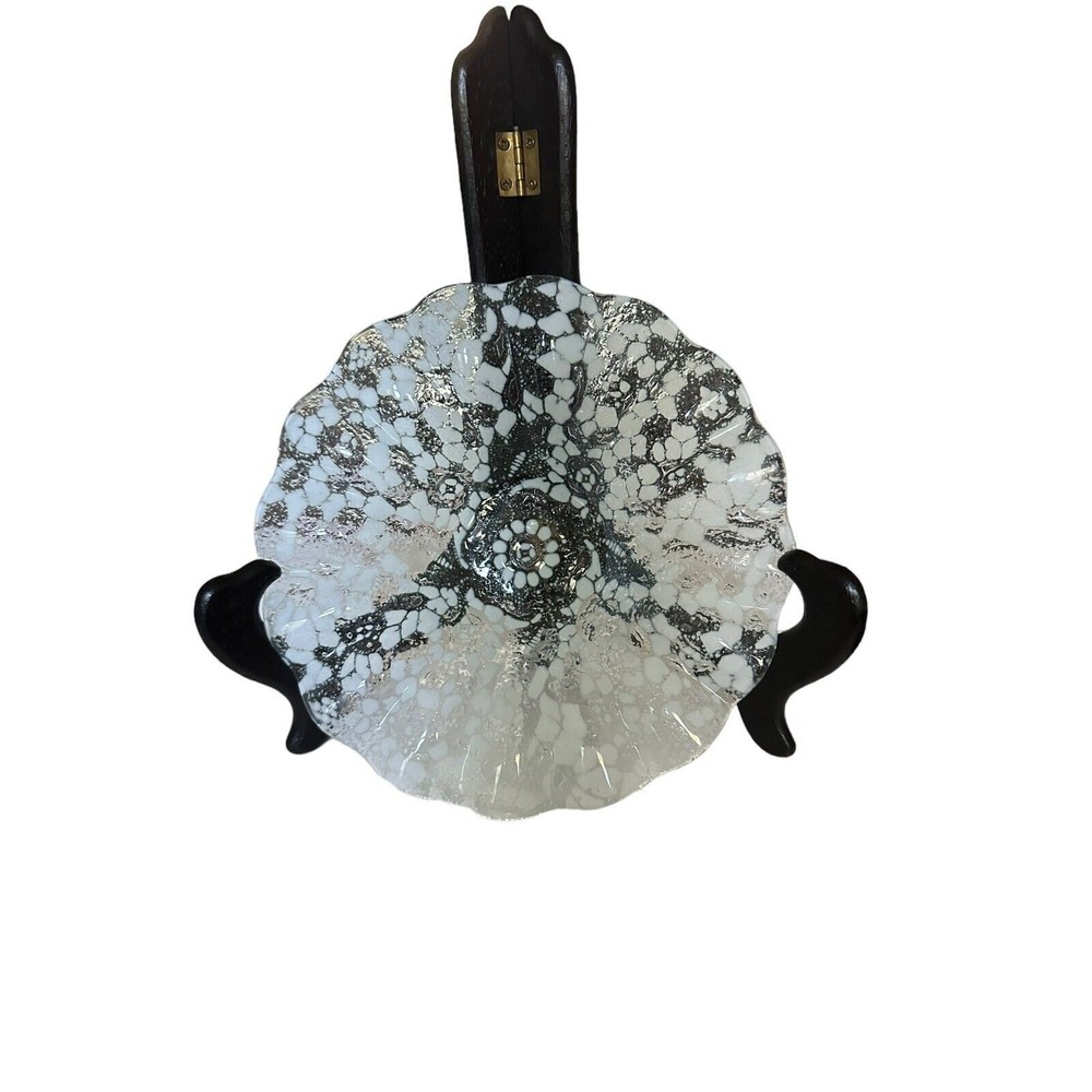 White Snowflake Design In Clear Glass Small Candy Dish Beautiful Pattern 7” EUC