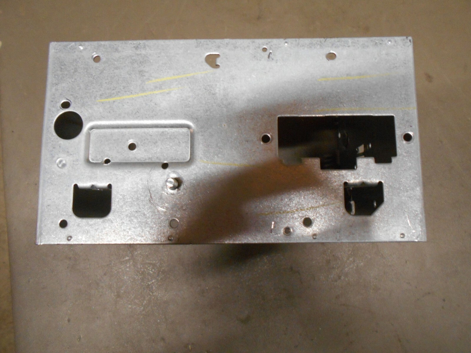 02-05 Deville 02-04 Seville Code U1R Tape CD Radio Sides - Back Housing Panel