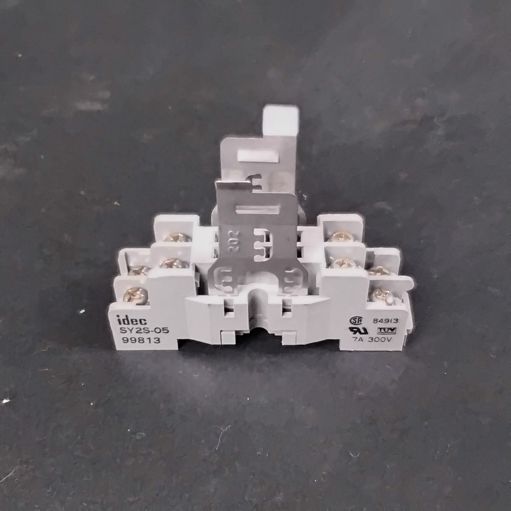 IDEC SY25-05 RELAY SOCKET BASE ($4.50 OBO)
