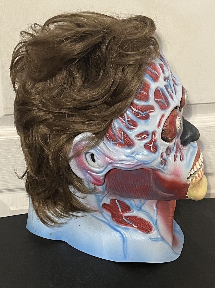 THEY LIVE Mask UNIVERSAL STUDIOS Trick Or Treat Studios NWT