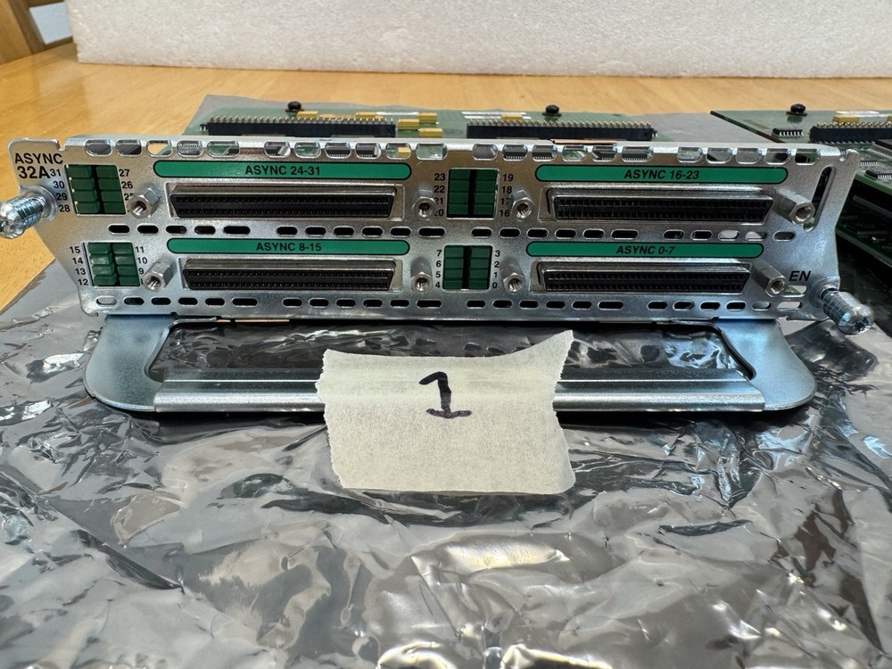 ONE CISCO ASYNC-32A 32-PORT Asynchronous Network Module Guaranteed 30 days