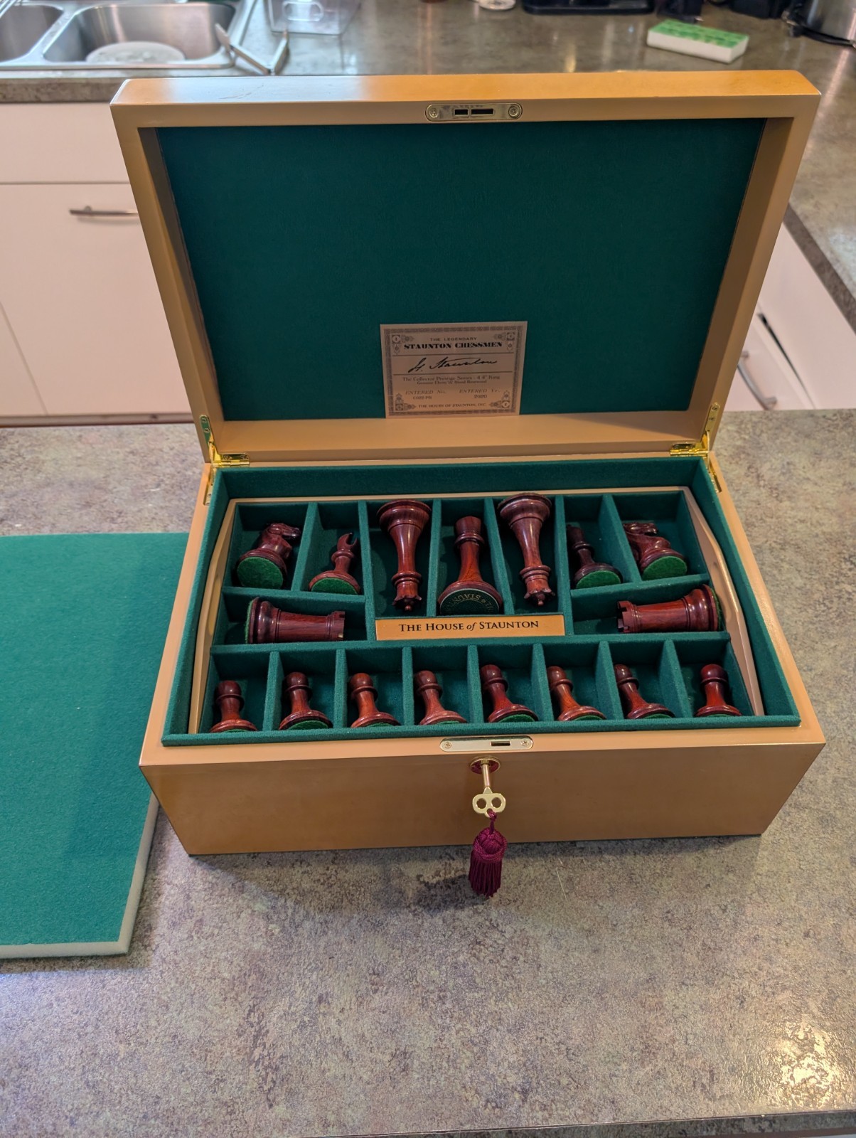 House of Staunton Wood Chess Set Pieces w Case Collector Prestige Series READ