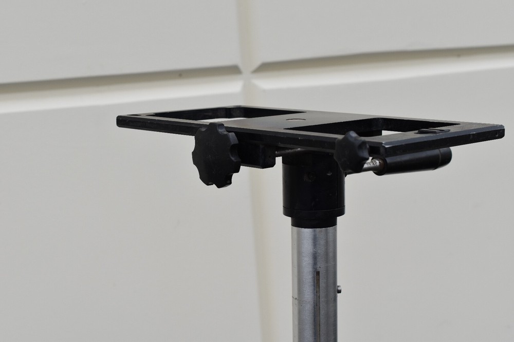 Renishaw tripod base