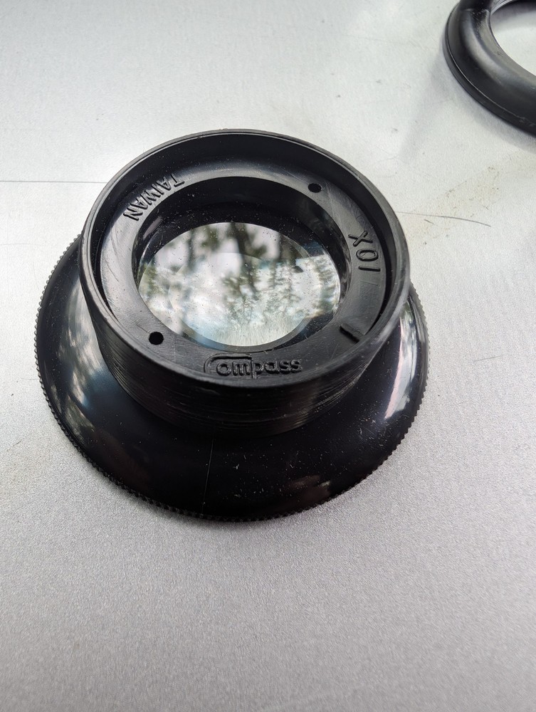 Genuine Bakelite 10X Tripod Magnifier