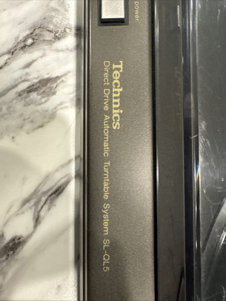 Technics Automatic Turntable System SL-QL5 Quartz Direct Drive