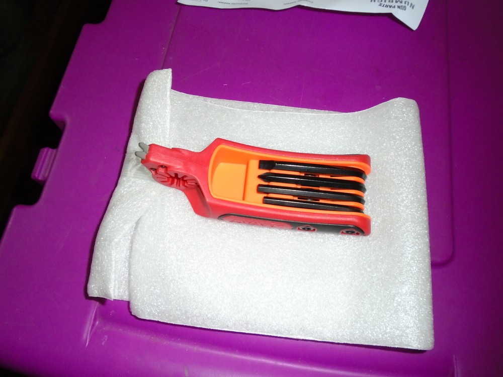 LANSKEY KNIFE SHARPENER & MULTITOOL