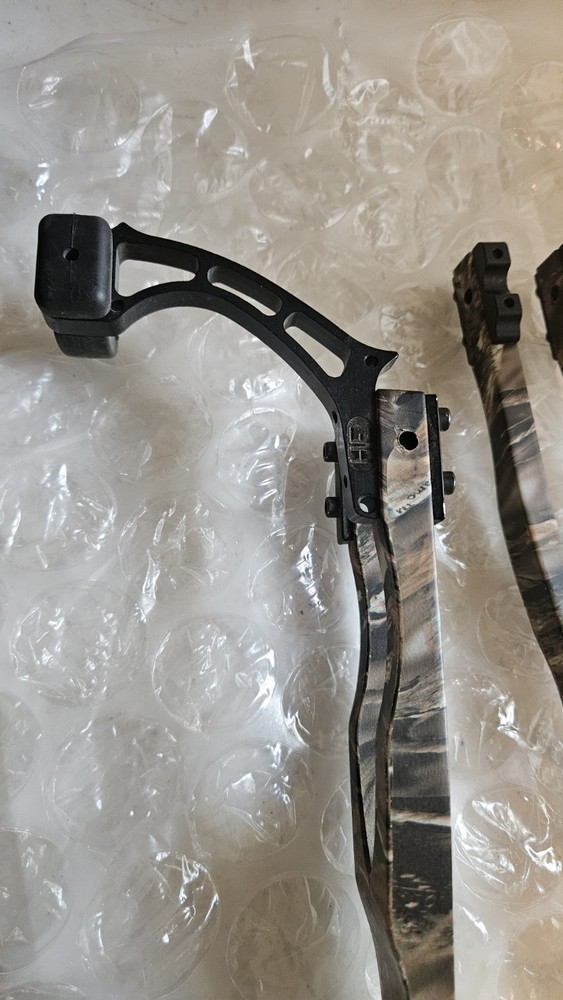 Mathews Helim 65# Top LIMB Lost Camo With String Suppressor