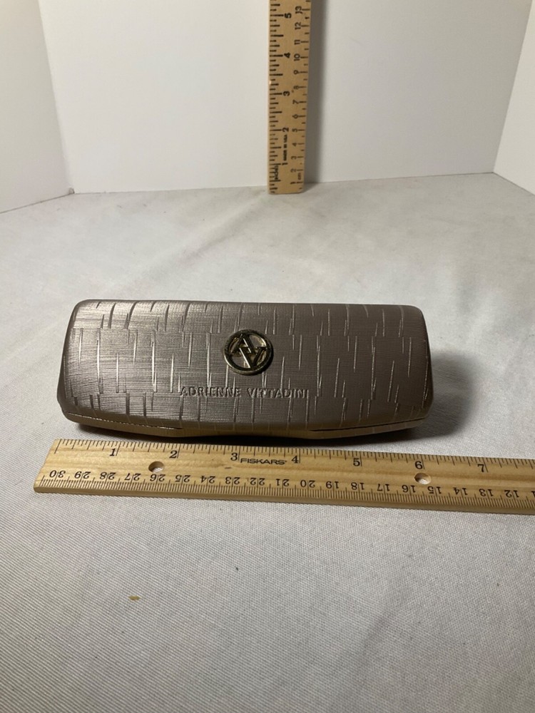 Adrienne Vittadini hardshell glasses case Hinged