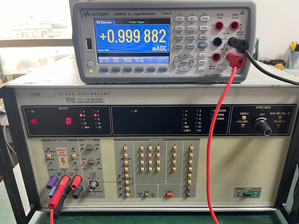 Fluke 5100A Calibrator (Front panel updated To 5100B Series Specifications)_5022